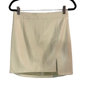 Vintage‎ Havana Off White Faux Leather Mini Skirt Size Medium